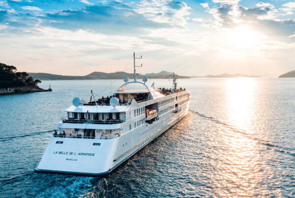 Barco MV Belle de L'Adriatique