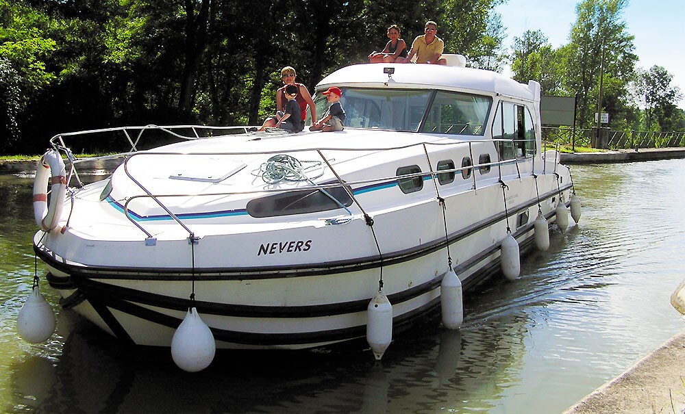 Barco alquiler Sedan 1310