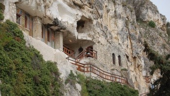 Valle De Roussenki Lom Y Visita A Una Iglesia Rupestre