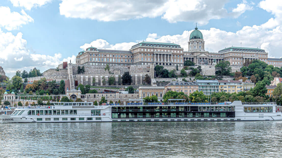 MS Viviene exterior en Budapest