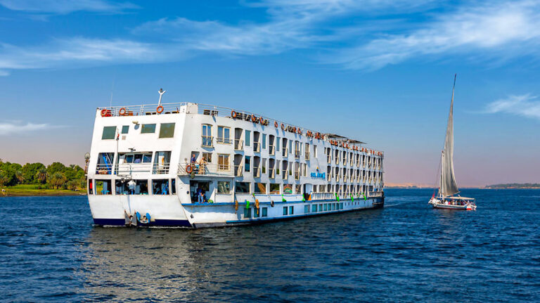 Barco Solaris por el Nilo
