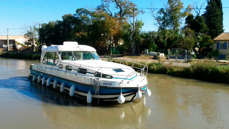 Barco Alquiler Sedan 1310