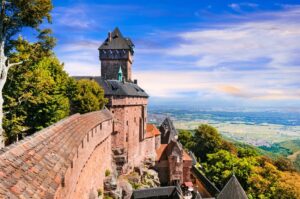 El castillo de Haut-Koenigsbourg, la ruta del vino y Estrasburgo