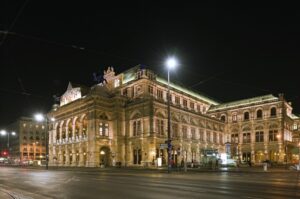 Viena, La Cripta De Los Capuchinos Y Biblioteca Nacional