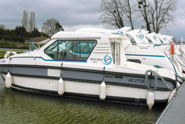 valle del loira barco de alquiler plagny