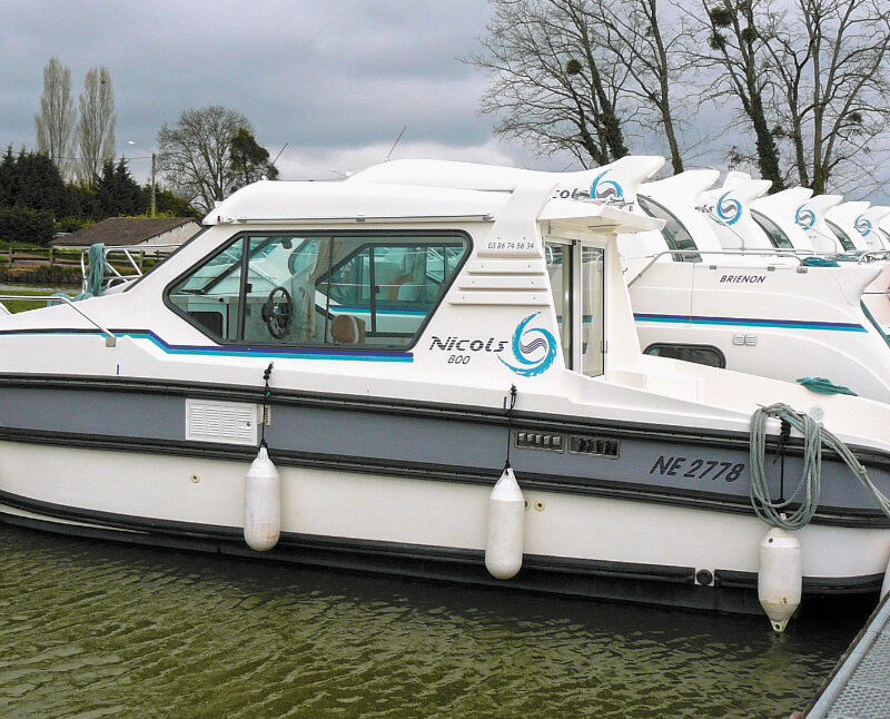 valle del loira barco de alquiler plagny