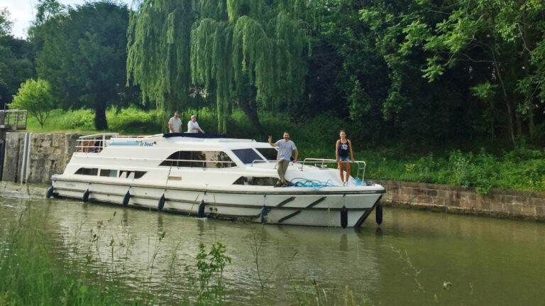 barco de alquiler trebes canal del midi france