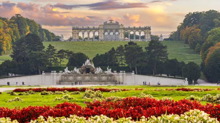 Viena, Palacio Crucero Danubio