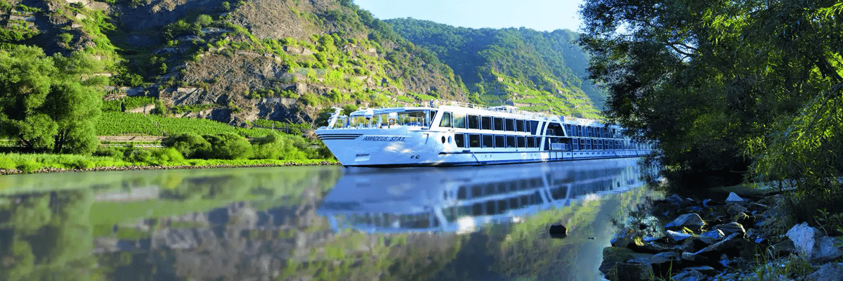 Descubre la experiencia de lujo en los cruceros fluviales Amadeus: Tipos de barcos, características y servicios