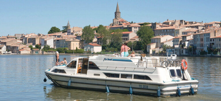 Le boat barco Cirrus