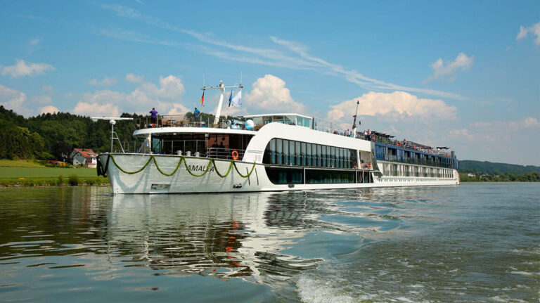 Exterior Barco Amalea