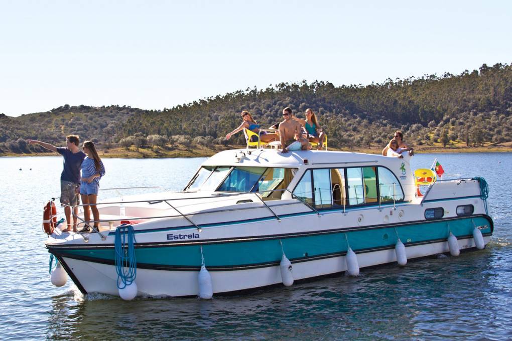 Consejos para planificar un viaje en barco del alquiler al Lago Alqueva