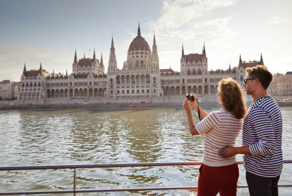 Pareja en Donau Budapest
