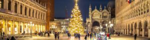 Descubra el pueblo navideño de Campo Santo Stefano y la Plaza de San Marcos envuelta en la magia de la Navidad