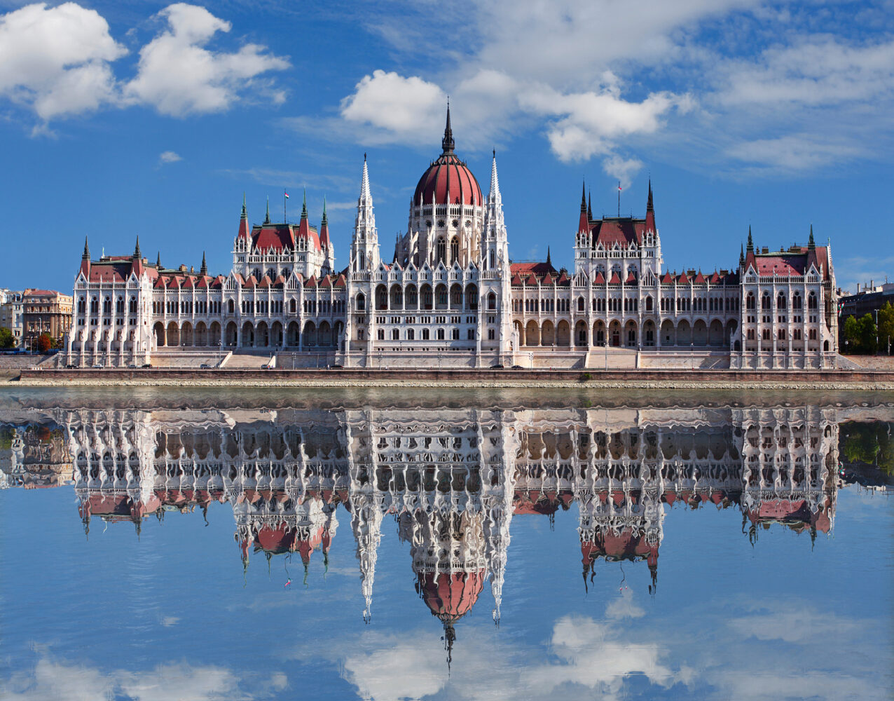 Crucero fluvial por el Danubio en Budapest EXC_BUD11 VISITA GUIADA DEL PARLAMENTO DE BUDAPEST